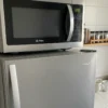 Peut-on mettre un micro-ondes sur un frigo